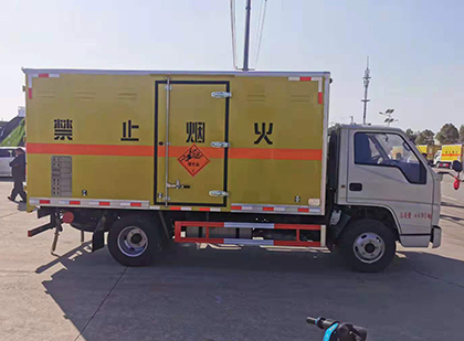仁寿爆破器材运输车